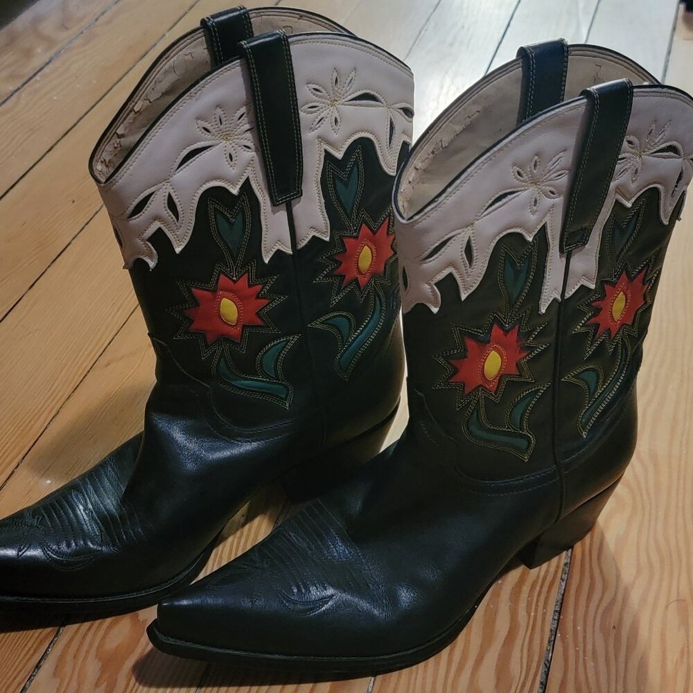 Guess Embroidered Cowboy Boots - Size 8 1/2 - Picture 2 of 7